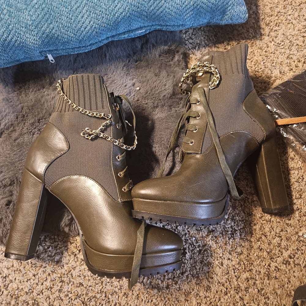 Stylish Women's High Heel Boots